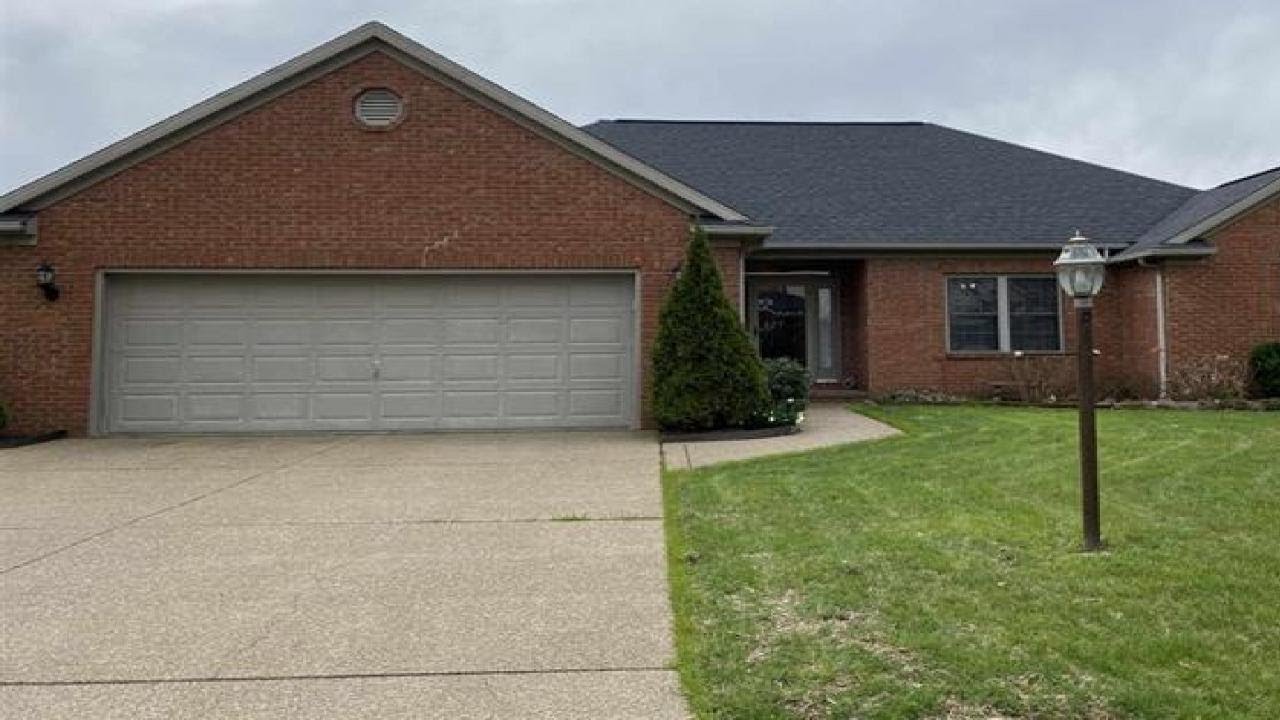 6633 Oakshire Court, Newburgh, IN Presented by Horton Team.
