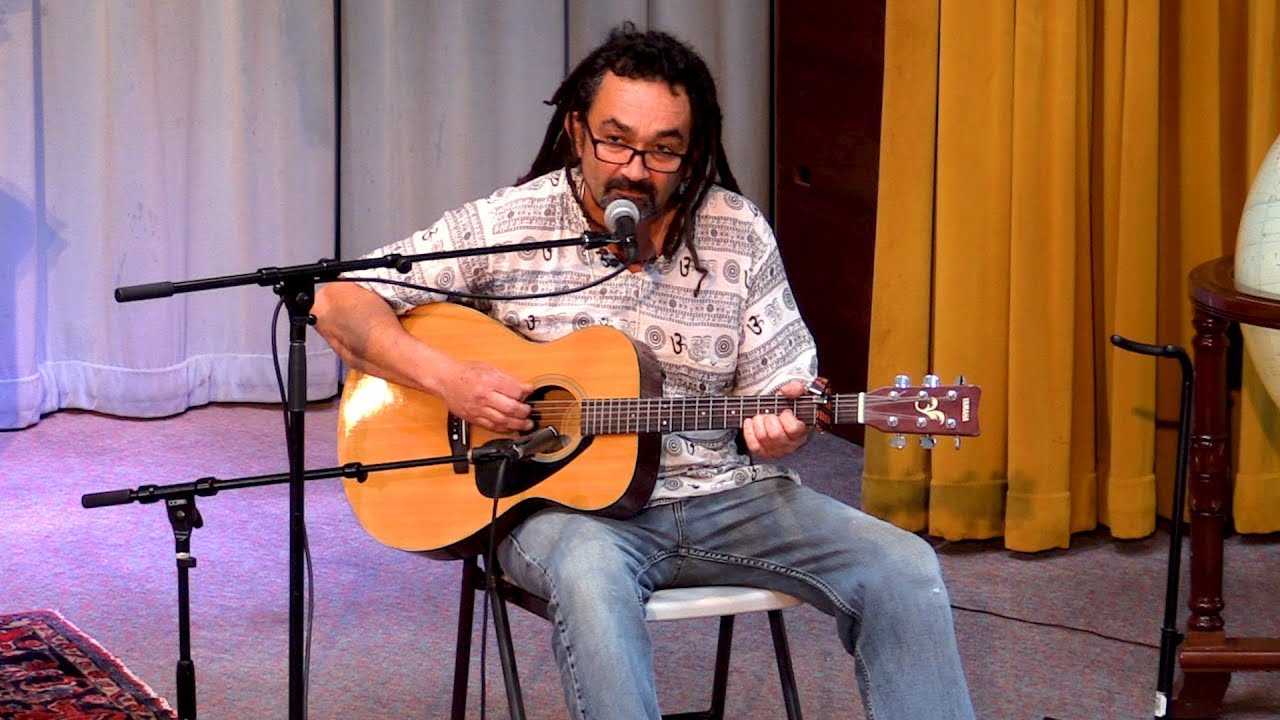 Chris Buentiempo Sings