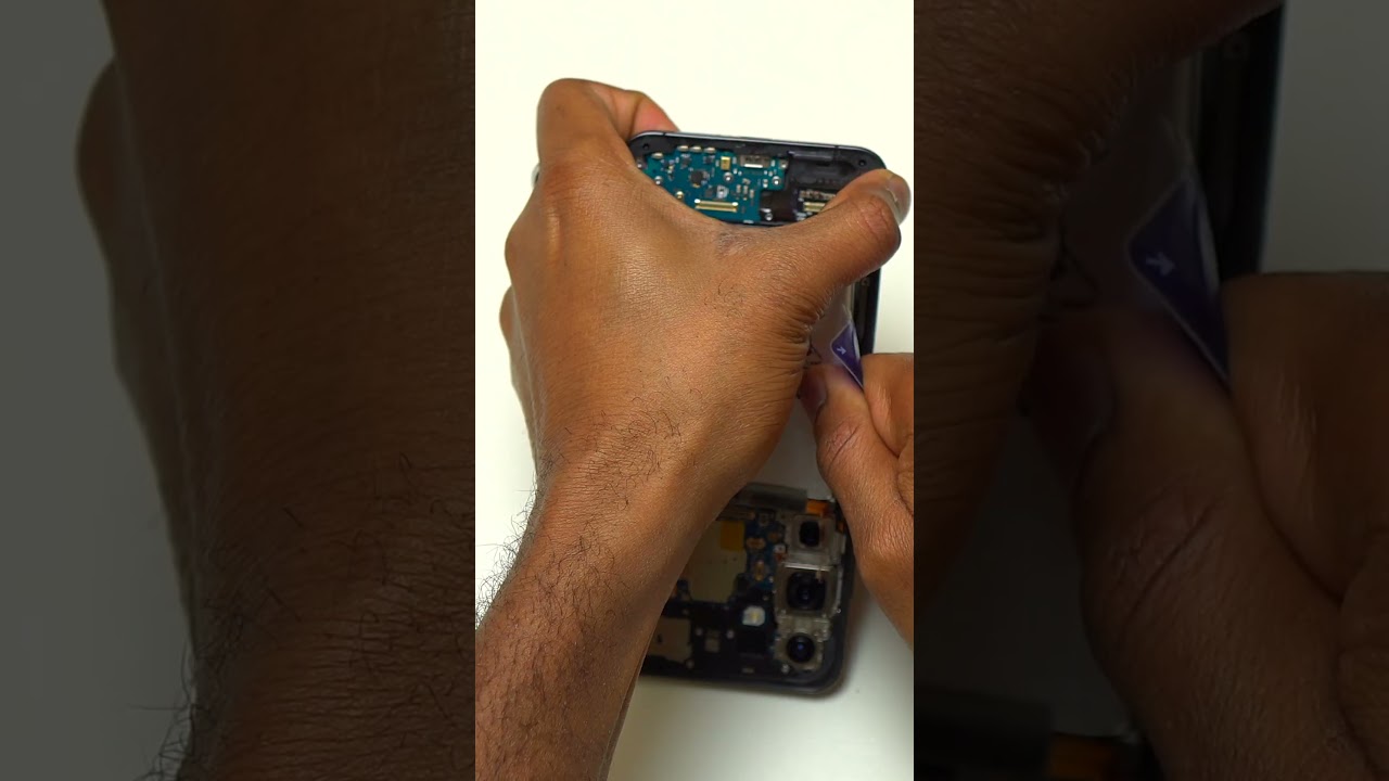 Galaxy S24 Plus Battery Pull Out Removal