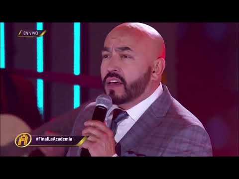 Lupillo Rivera y Jenni Rivera - Que Me Entierren Cantando en la Gran Final de la Academia