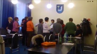 Čeklísanky spievajú Kamarátko moja požič mi lajblíka