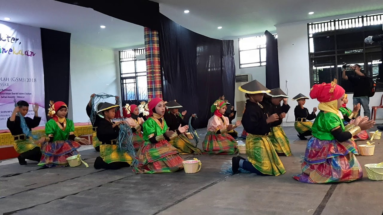 Tari Kreasi Sorong sau karanjing GSMS SDN AROEPPALA