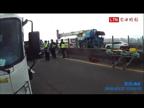 台64驚傳5車追撞車禍 2人送醫急救