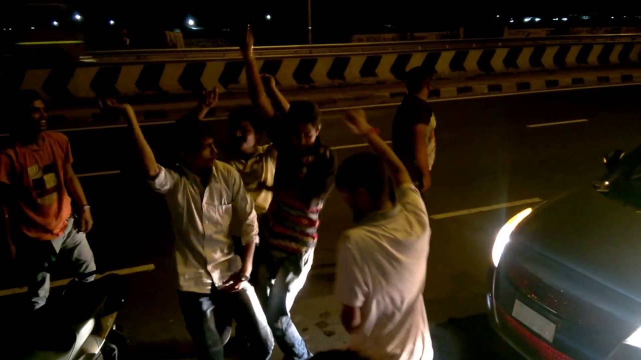 Friend's birthday 🎂 dancing and hangout on road side