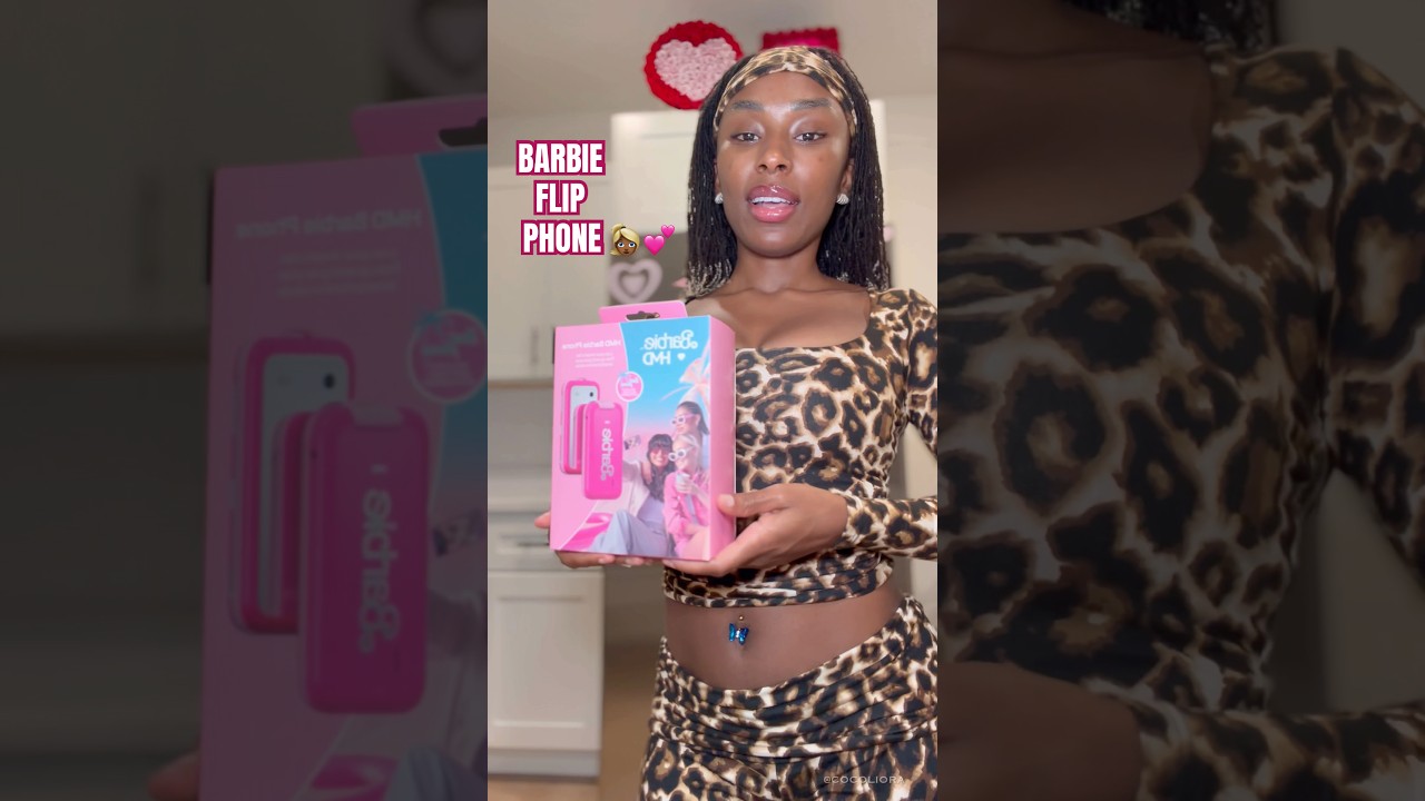 I got a Barbie Flip Phone 👱🏾‍♀️💕✨ 