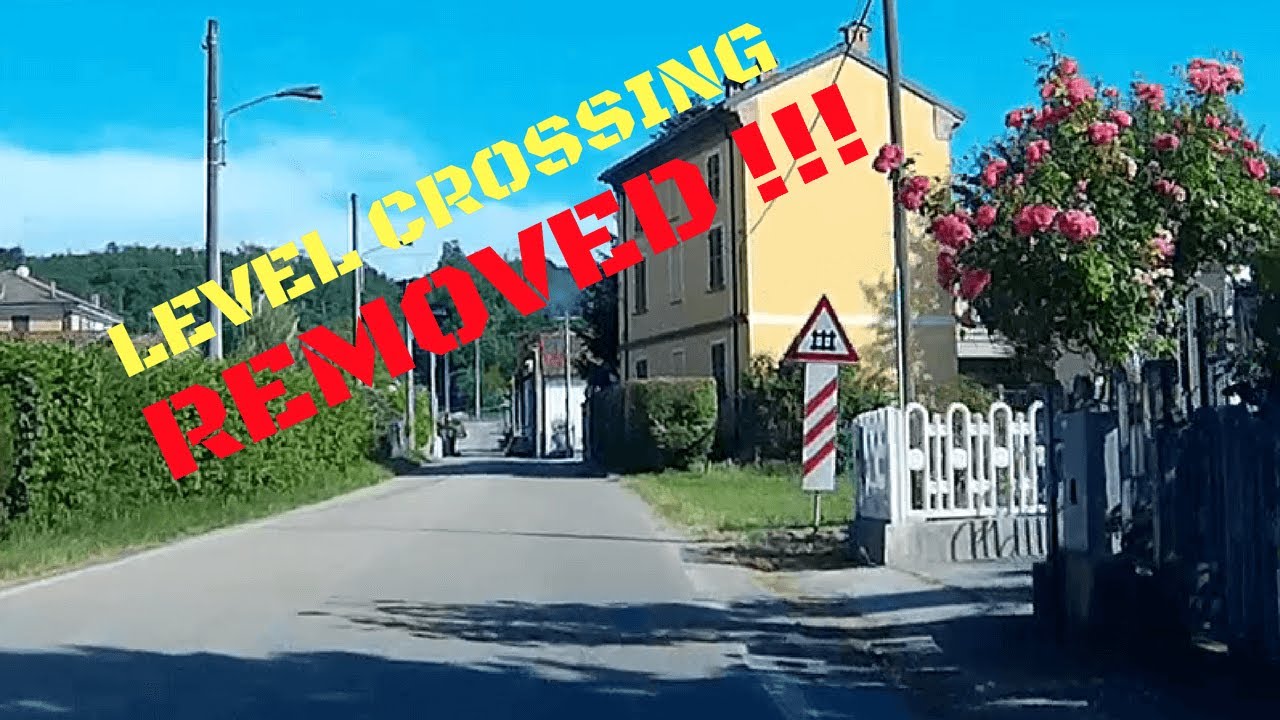 Bergamasco (AL) e passaggio a livello rimosso # railroad crossing # spoorwegovergang # bahnübergang