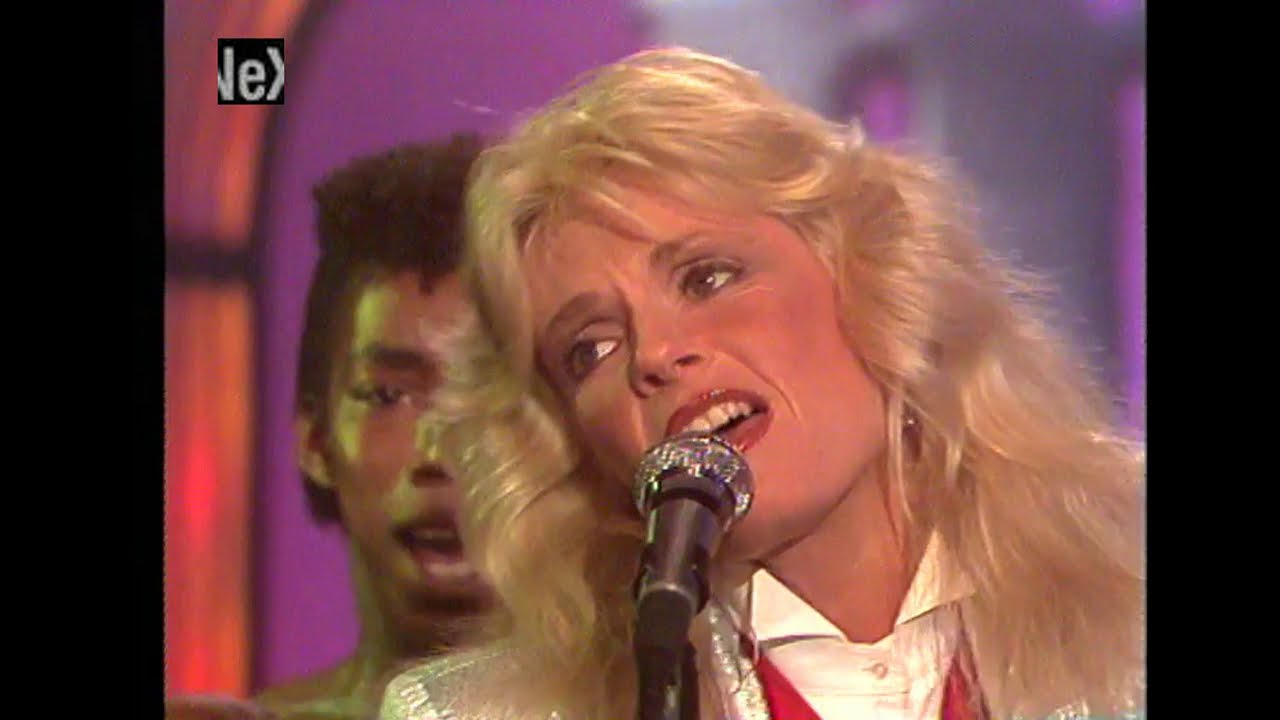 Kim Carnes - Invisible Hands (Studio Performance '83)