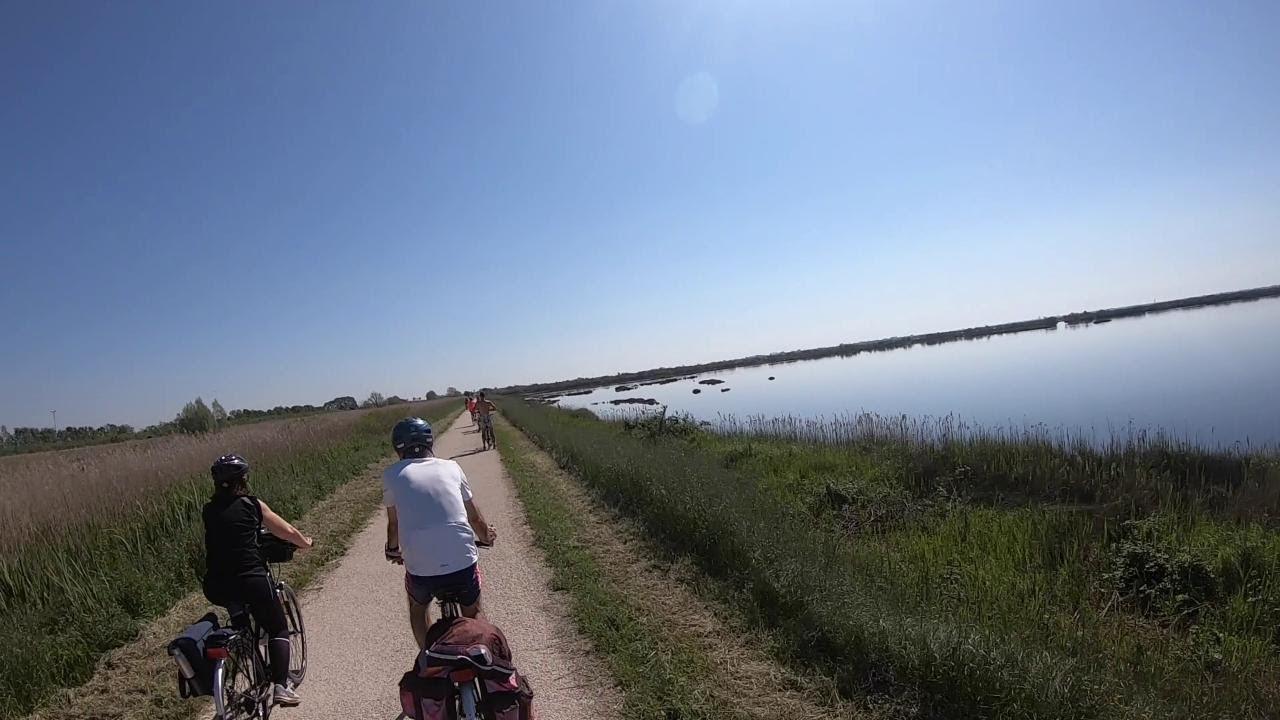 Pedalando lungo il Sile: da Portegrandi al faro di Cavallino, passando per  Caposile e Jesolo paese - YouTube
