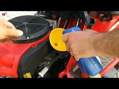 Video: Honda itmeli biçme makinesindeki yağı nasıl değiştirirsiniz?