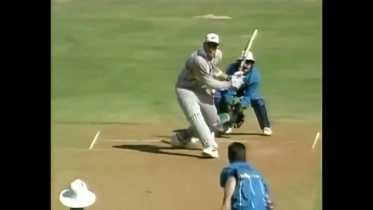 Graeme Hick gets Stephen Fleming caught by Graham Thorpe 1996 World Cup Pool Game Motera, Ahmedabad 