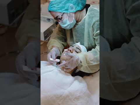 تنظيف بشرة بمجمع الأطباء الخمسة الطبى بحى النعيم جدة