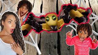 DON'T GET TRAPPED IN ROBLOX SPIDER - Escape the 8 Legged Freak!