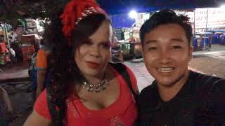 Berbincang Ambyar Bersama Wig Wig Ambyar di Tugu, Jogjakarta
