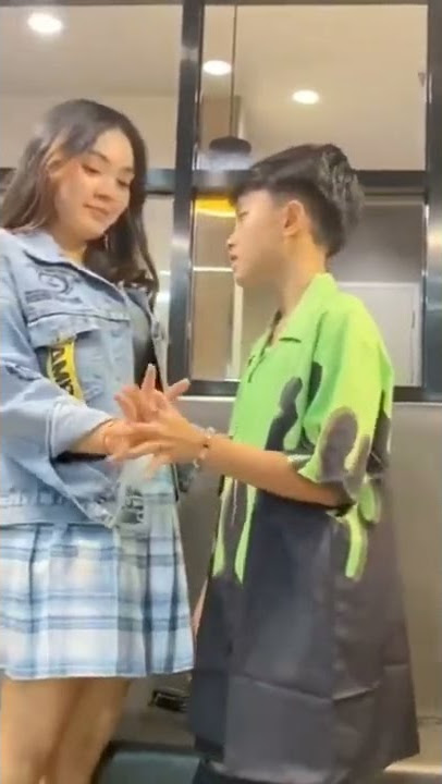 Ataaq & riffa berpelukan,bikin baper internasional.
