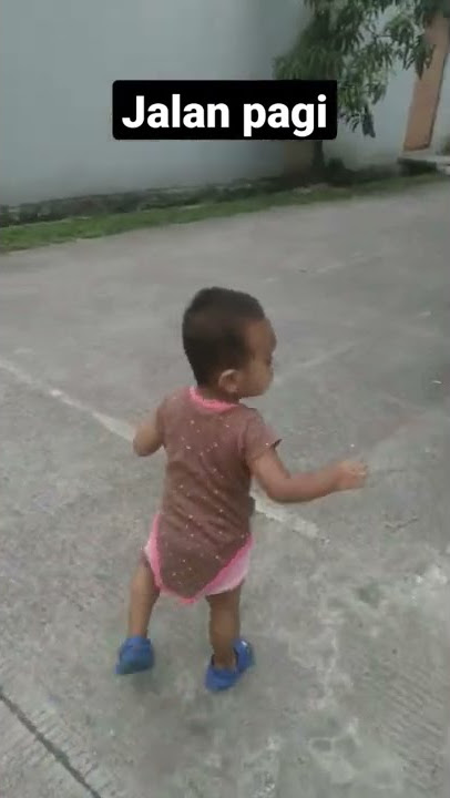 Bayi Belajar Jalan Pagi Pagi #Shorts