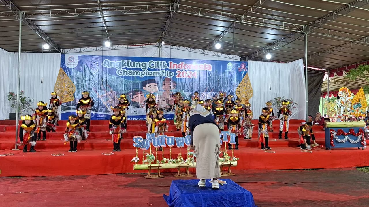 ANGKLUNG SD MUHAMMADIYAH 1 WONOPETI. angklung cilik indonesia championship 2024 jogja.