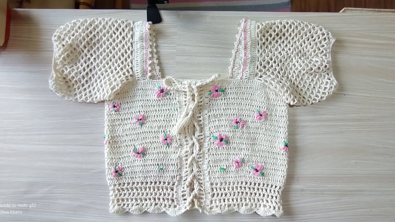 Blusa/cropped em crochê bordado