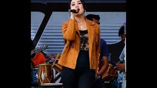 Download Lagu MENCARI ALASAN YENI VALENSIA  EXPRESS MUSIC CIE CIE PPC COMUNITY LIVE SINANGGUL MP3