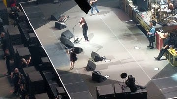 10 Year Old Guitarist Plays with Foo Fighters