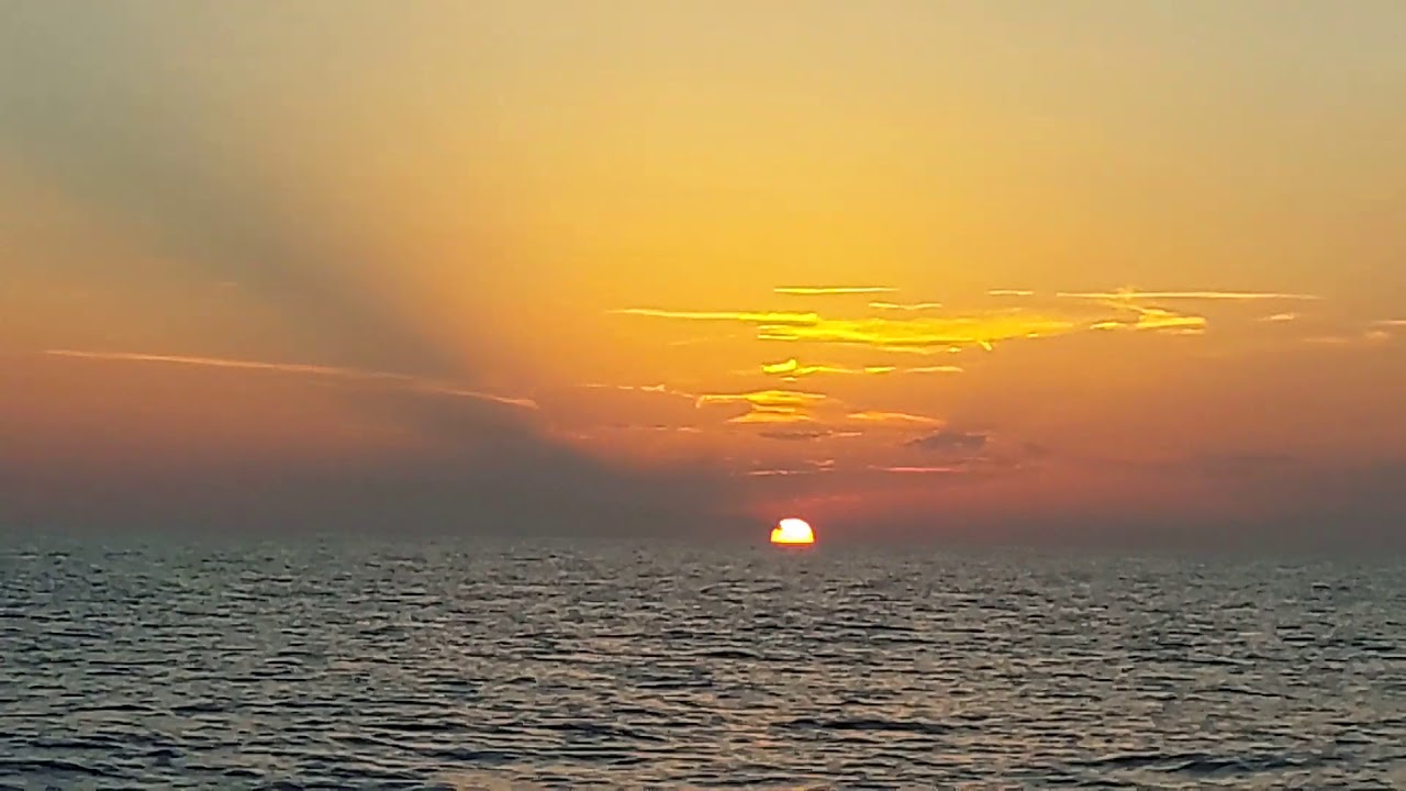 Puesta de sol en travesía Mallorca-Vilanova
