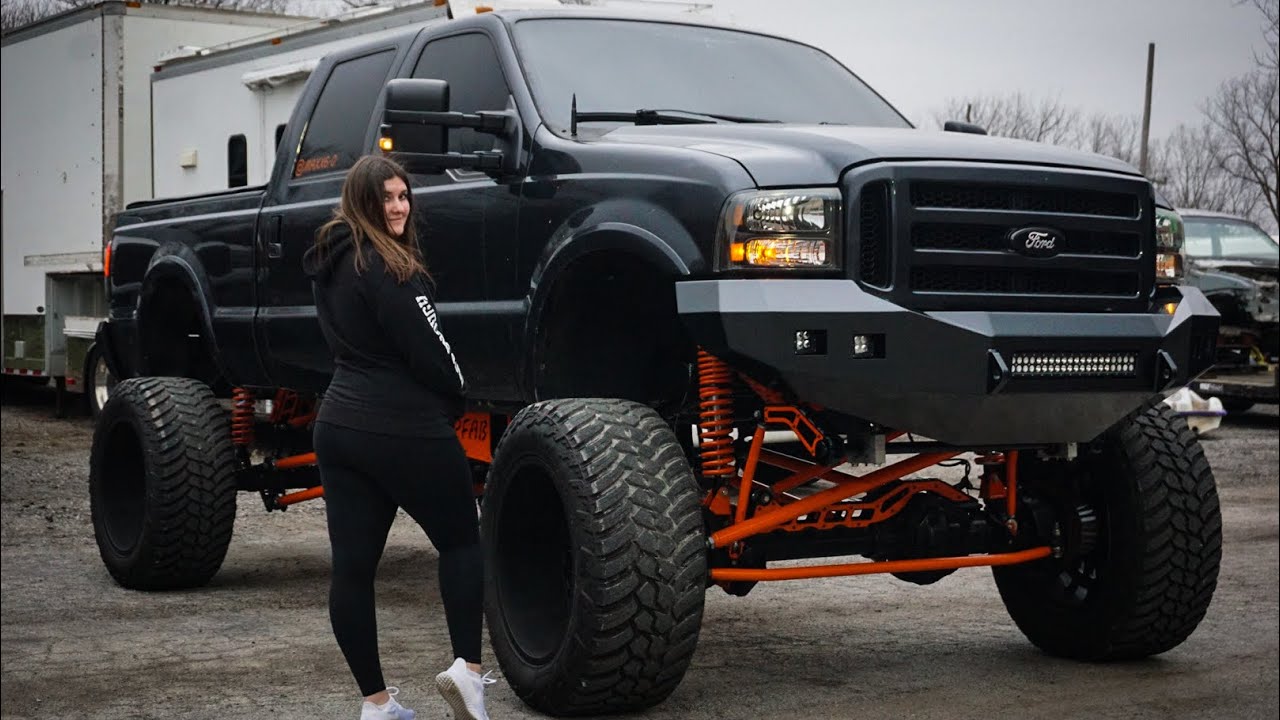 Driving A HUGE Lifted 6.0 - YouTube