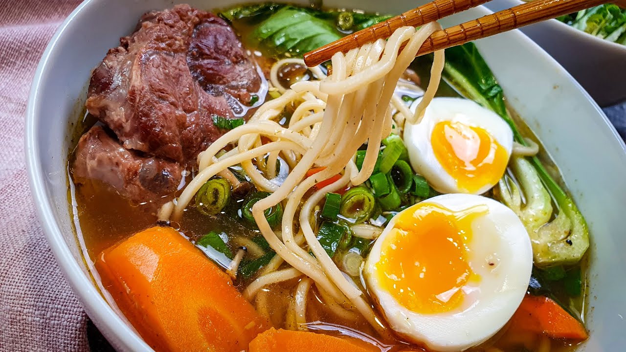 Ramen - przepis na japońską zupę o niezwykłym aromacie!