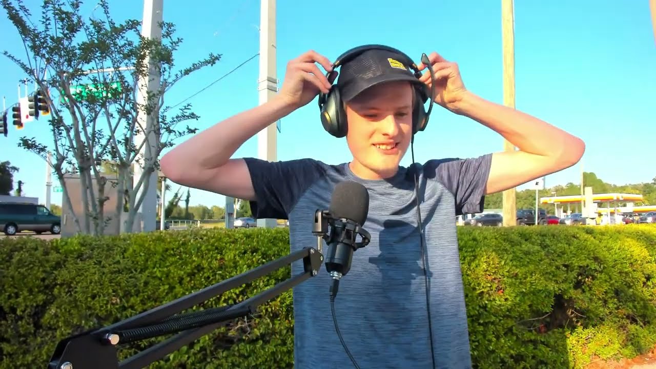 🐚FALL GUYS near a SHELL GAS STATION🐚