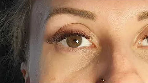 Процесс наращивания ресниц самой себе.  / Process of lashes extension by myself.