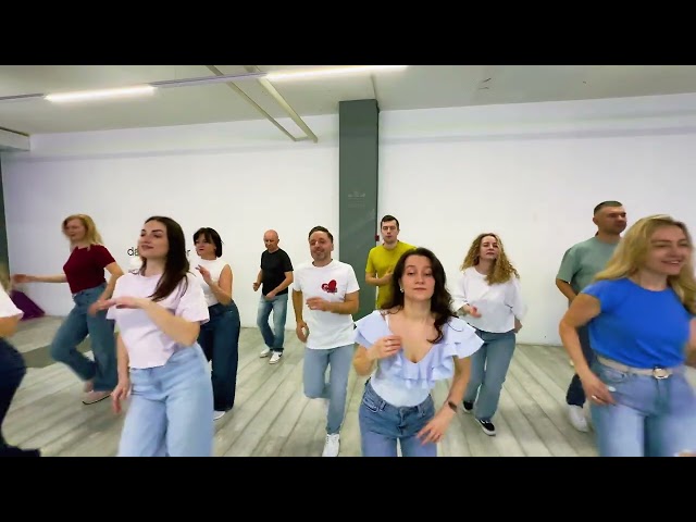 Our new dance video in the bachata style.
It features our students who have been attending our dance school in Kyiv, Mi 