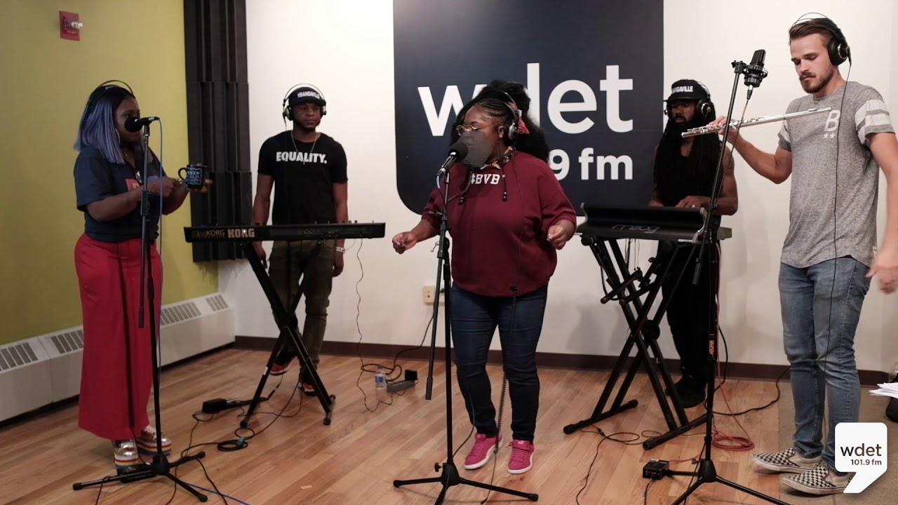 Tank and the Bangas "Boxes and Squares"