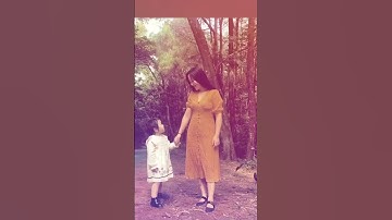 Mẹ và bé dạo chơi đồi Thiên Văn