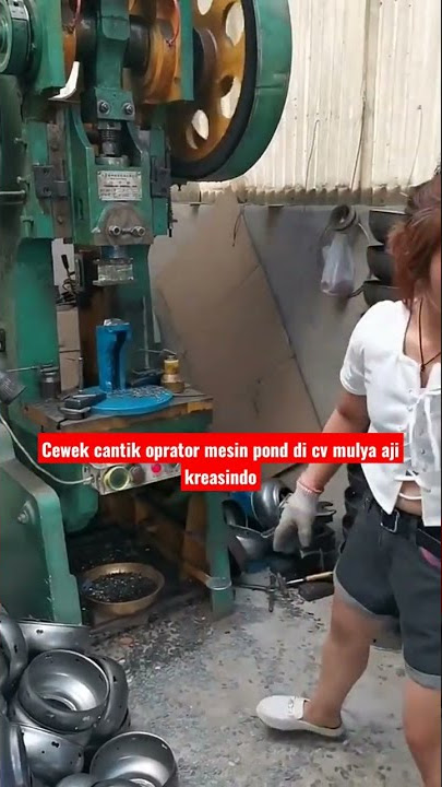 operator mesin pond cewek cantik