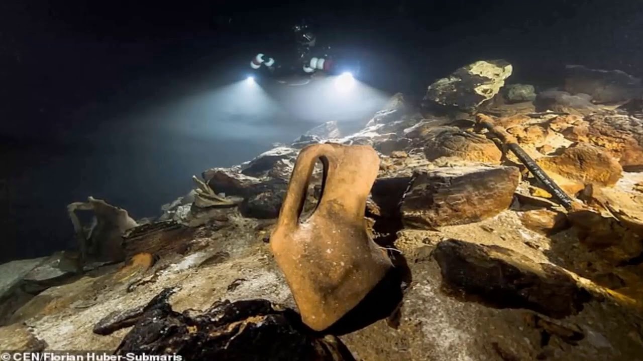 Ancient Roman amphora have been discovered in an underwater cave off of the coast of Majorc