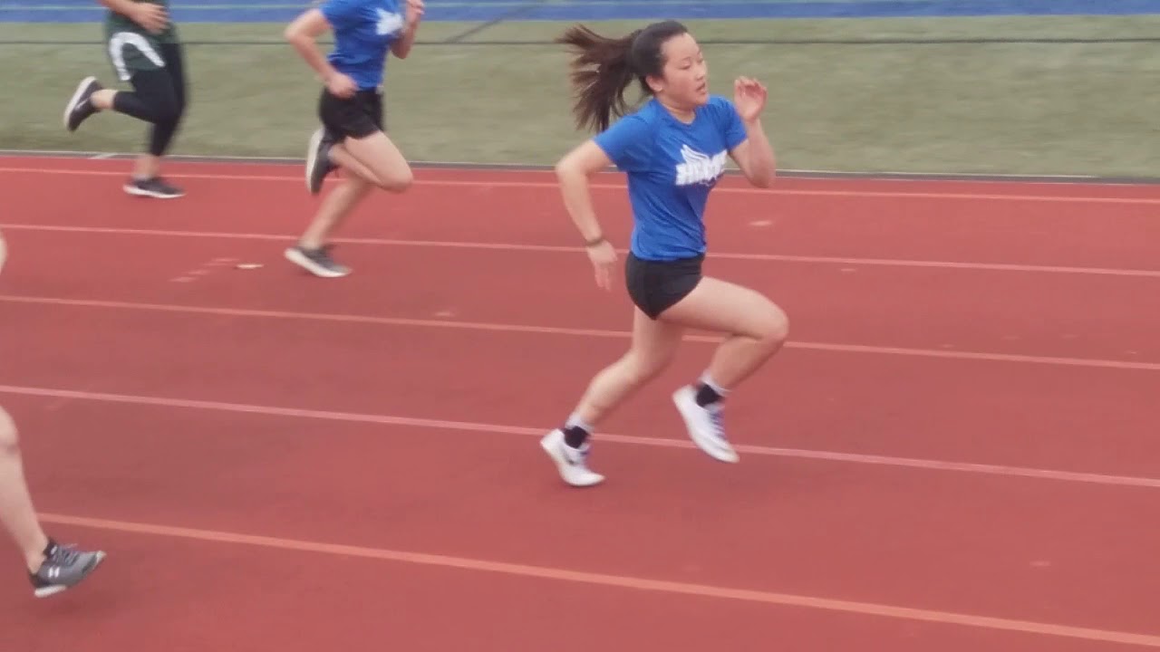 Harper Creek Middle School 70 meter dash. Amanda Whipple - YouTube
