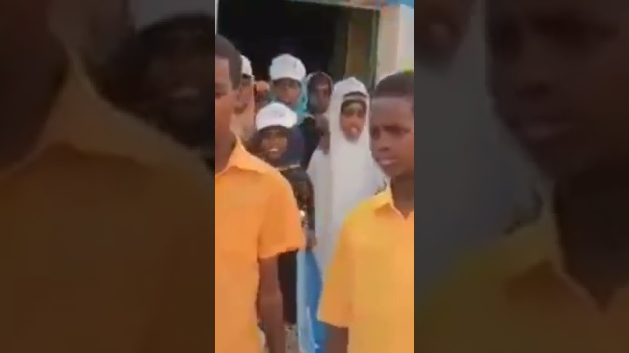 Gelinsoor Students  :::::::::::::::::::;;;;;;;           Sharaf iyo karaamo ayaad naga mudantihiin