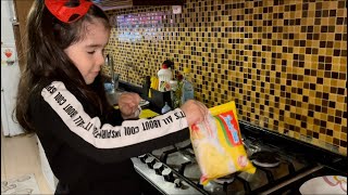 Sudenin Karnı Acıkmış. Evde Kimse Olmayınca, Kendi Kendine Noodle Yapmış. For Kids. Fun.