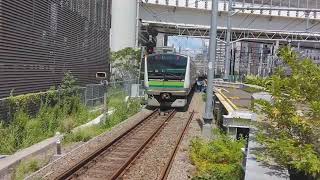 E233系6000番台H008編成 8840M TK入場回送が横浜駅10番線を通過するシーン