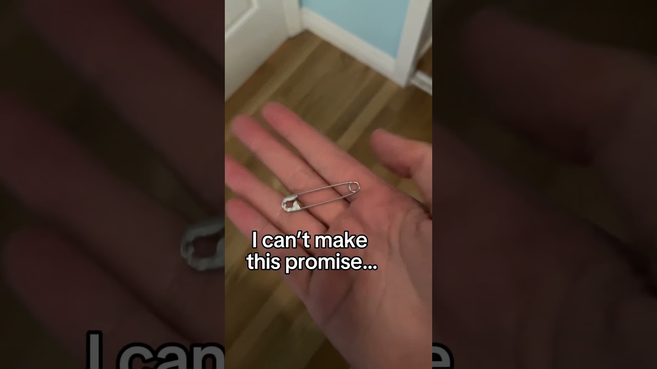 Safety pin necklace.. 