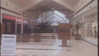 pov: you’re at the starcourt mall & it’s empty but 80s songs are playing inside *wear headphones*