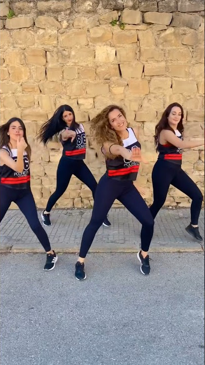 El merengue #zumba #coreografia por María Carvajal #manuelturizo #baile