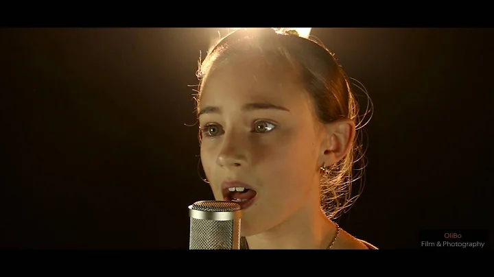 Faye Gregory Lambert performs 'I dreamed a dream'