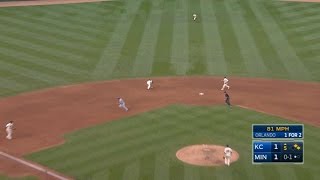 Escobar, Dozier turn slick 6-4-3 double play