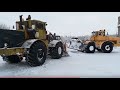 Трактор Кировец. Бью дорогу на скважину.  Тащу К-701 на ремонт.