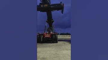 new train loading #reachstackeroperator#kalmar#hyster#sany#linder#liebherr#konecra#reachstackervlogs