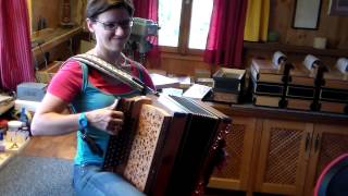 JAMNIK HARMONIKA - ONE OF THE BUILDERS PLAYING MY NEW ACCORDION