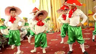 картинка: Грибочки пляшут Crazy Frog -- Crazy Jodeling
