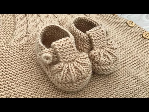 Düğmeli bantlı bebek patiği yapımı / kolay bebek patik tarifi #babybooties #babyshoes #knitting