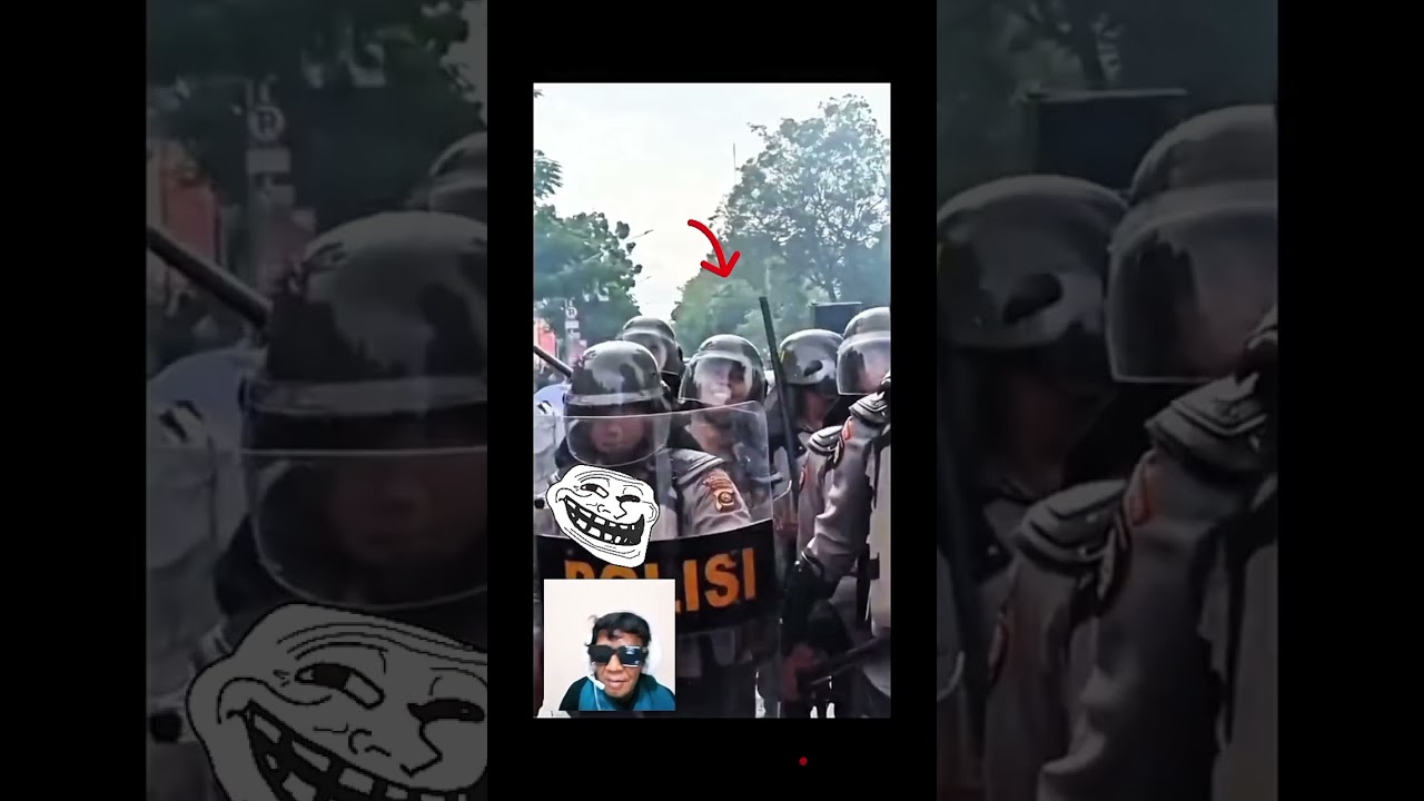 LUCU!!DISAAT DEMO KETEMU TEMAN JADI POLISI