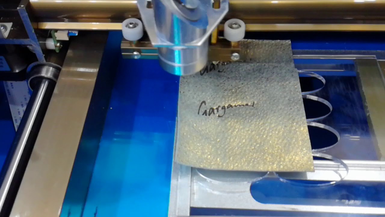 Гравиране на кожа с Лазер К40 - YouTube