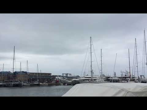 1 maggio con le sirene delle navi e delle motovedette in porto a Viareggio